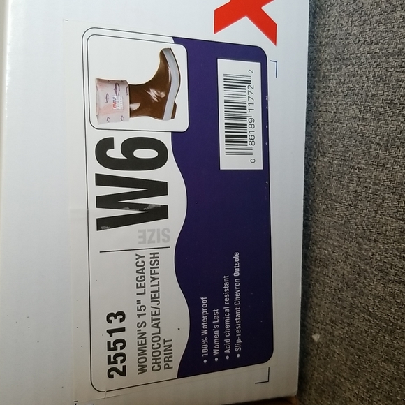 Xtratuf Salmon Sisters Legacy Boot - Picture 3 of 12